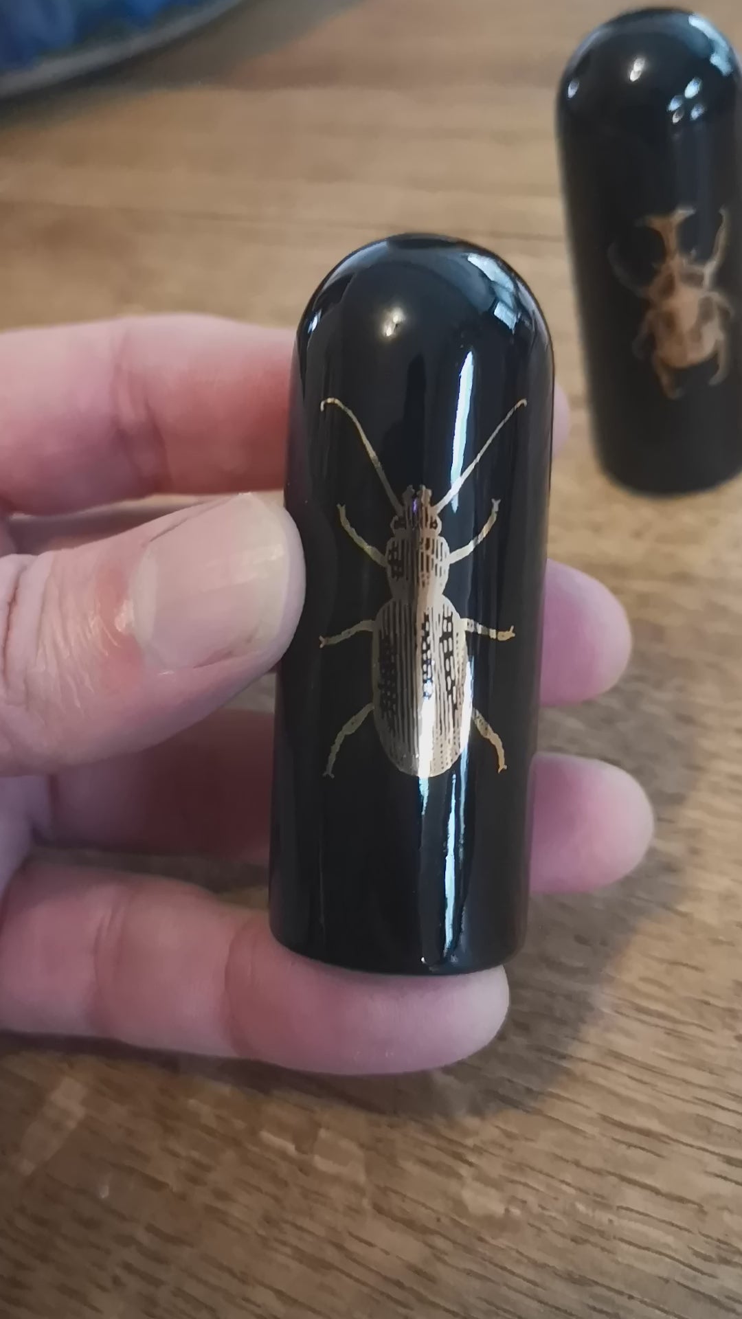 22 carat gold (insect gods) 19mm internal diameter, 73mm in length sli ...